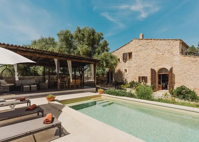 Llucamar Villa